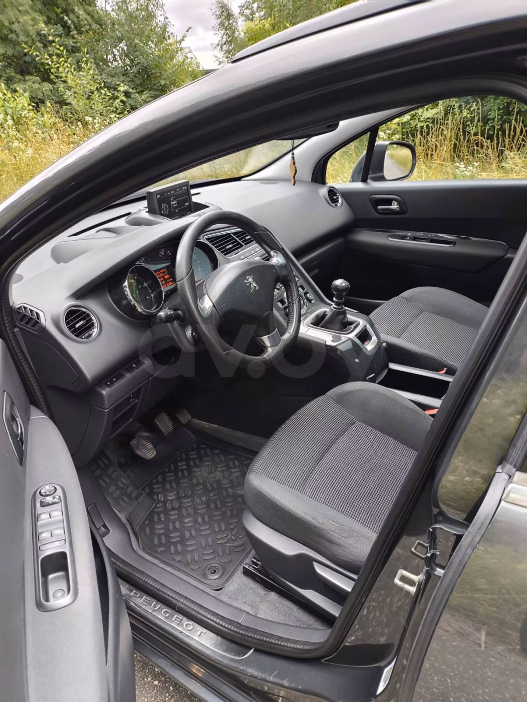 Peugeot 5008 фото 9