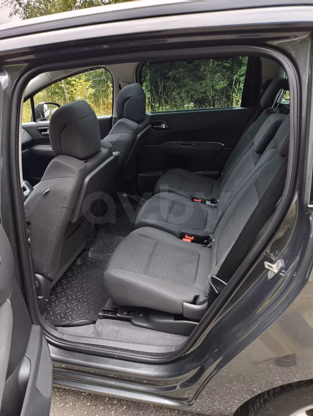 Peugeot 5008 фото 10