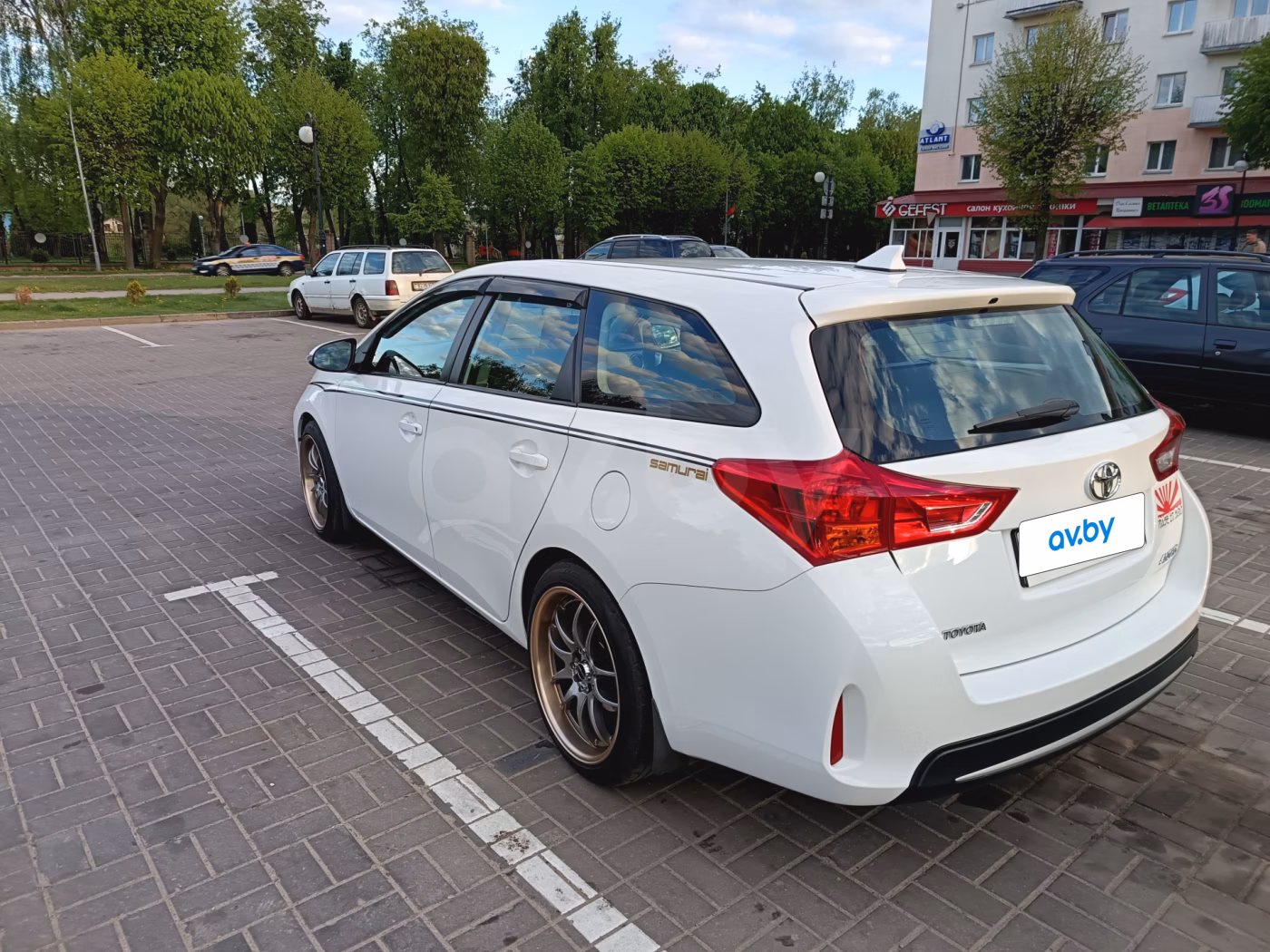Toyota Auris фото 4