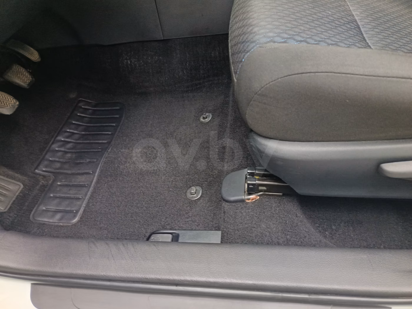 Toyota Auris фото 8