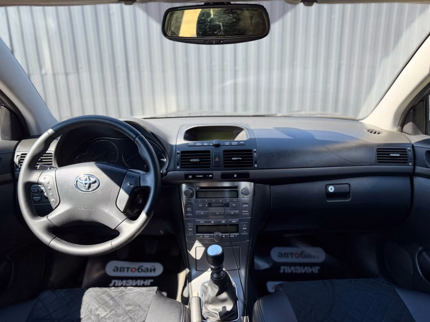 Toyota Avensis фото 11