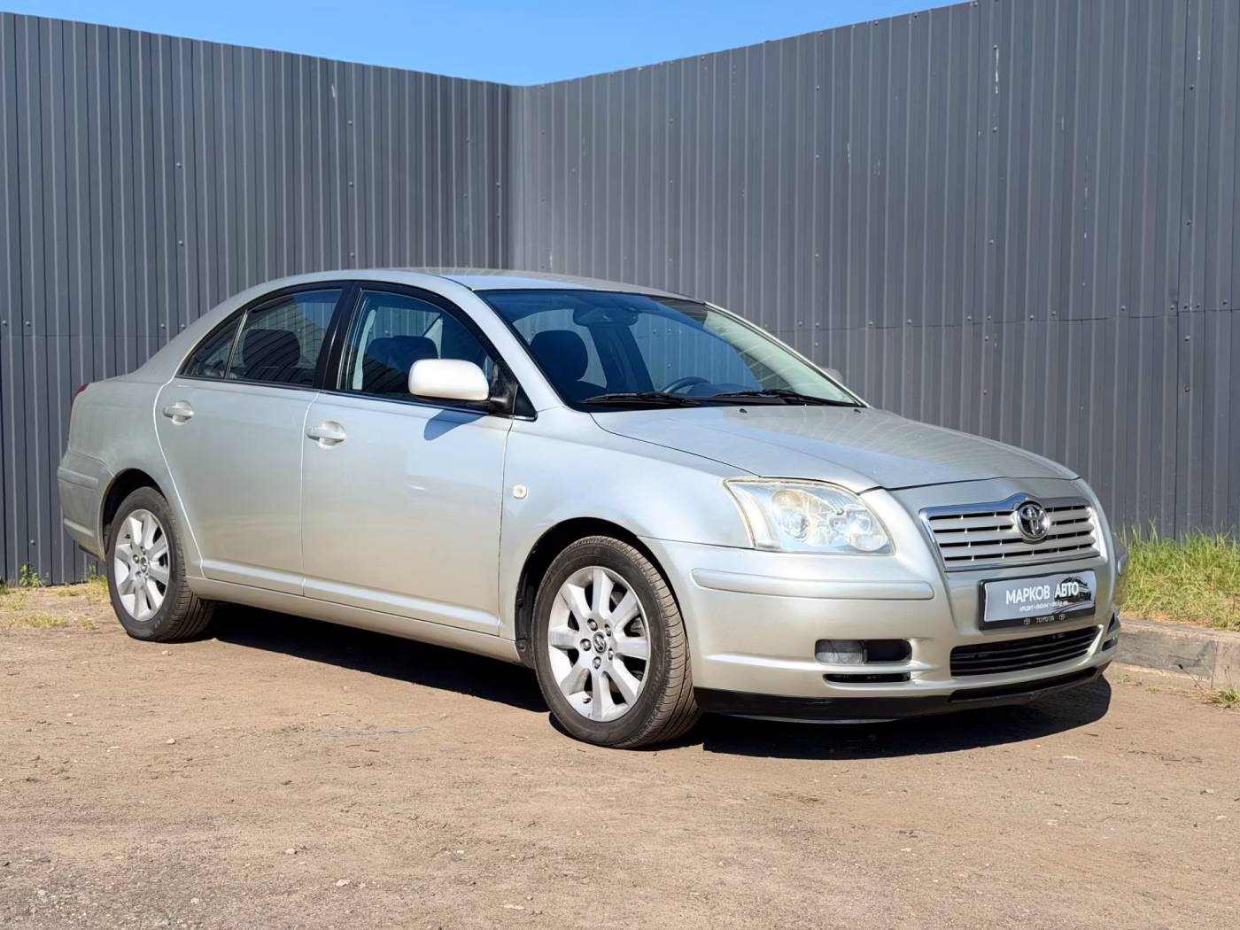 Toyota Avensis фото 3