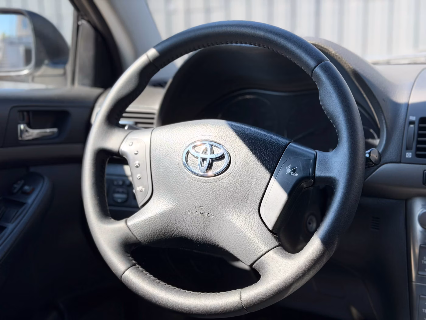 Toyota Avensis фото 13