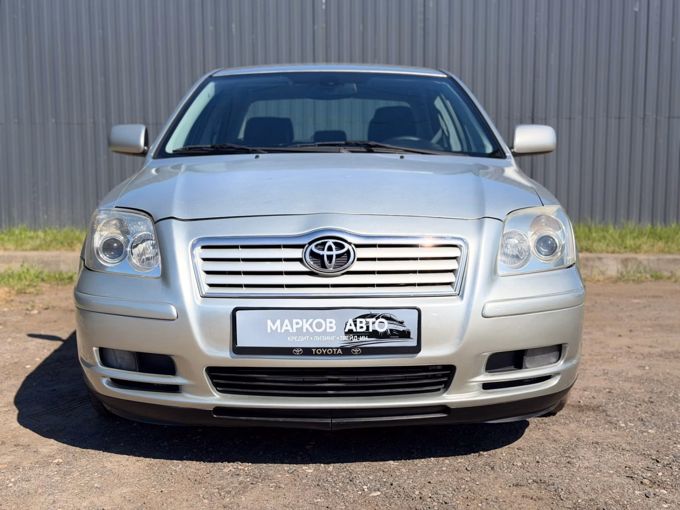 Toyota Avensis фото 2