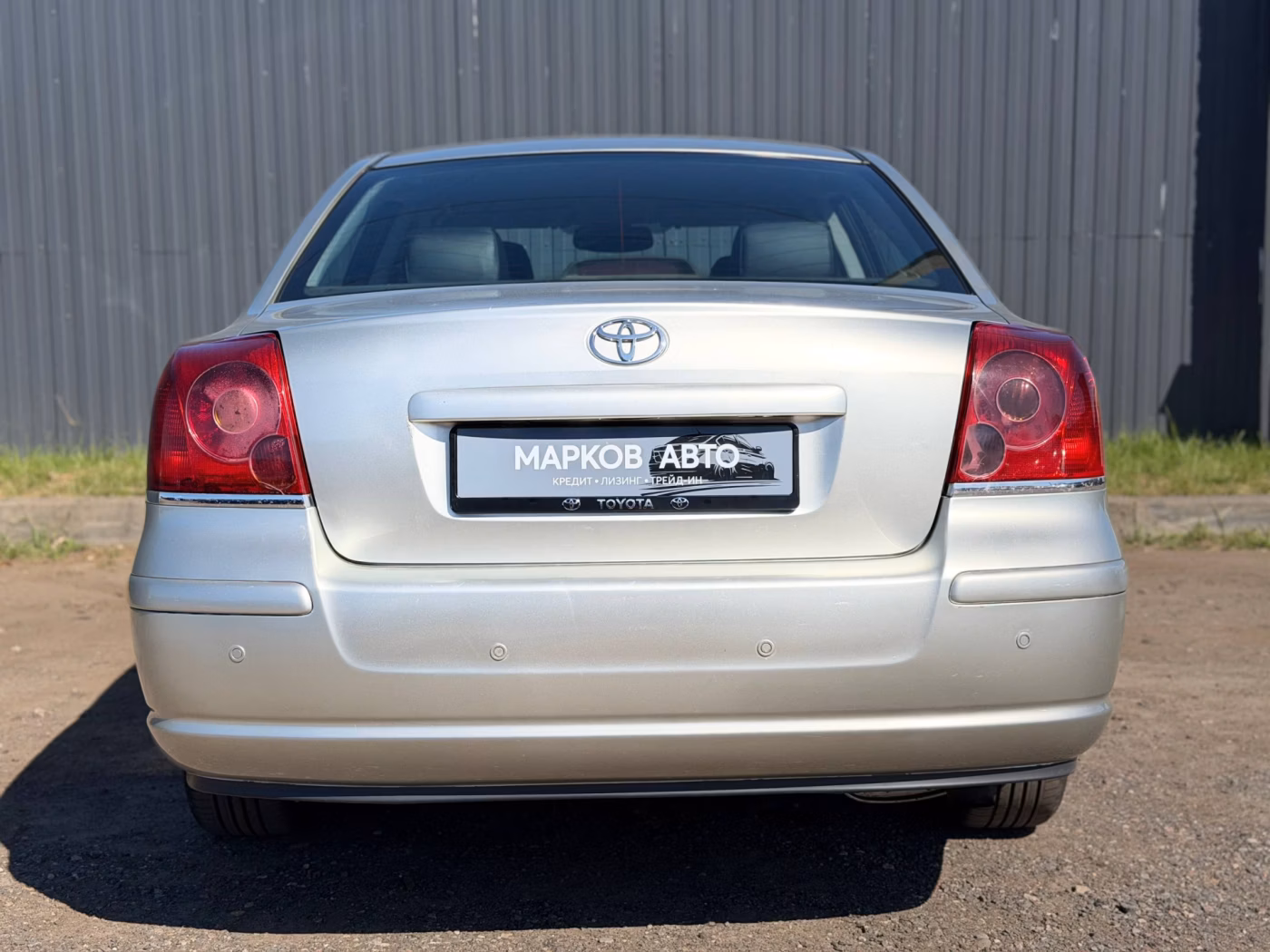 Toyota Avensis фото 6