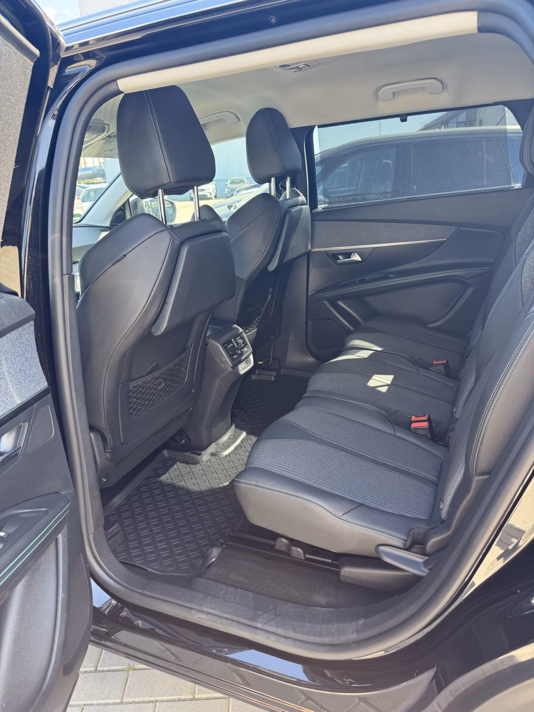 Peugeot 5008 фото 14