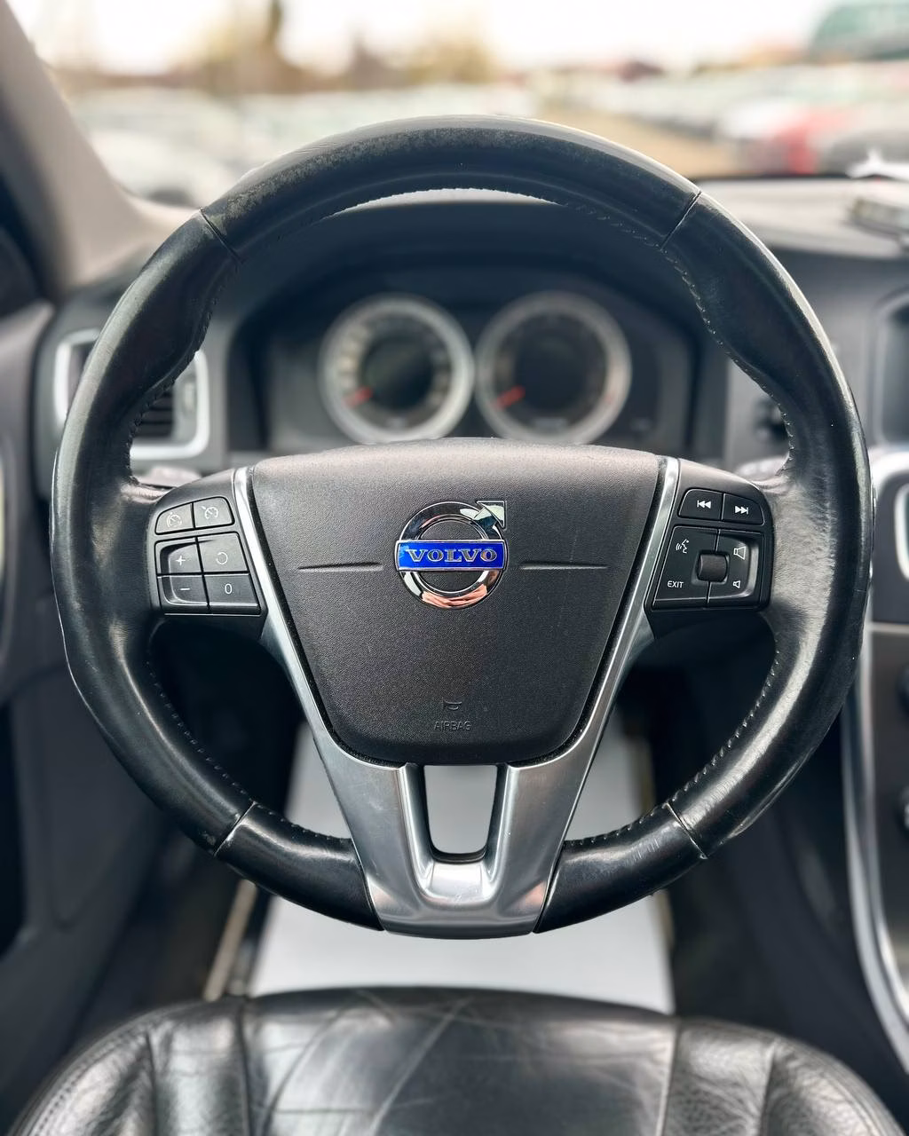 Volvo V60 фото 10