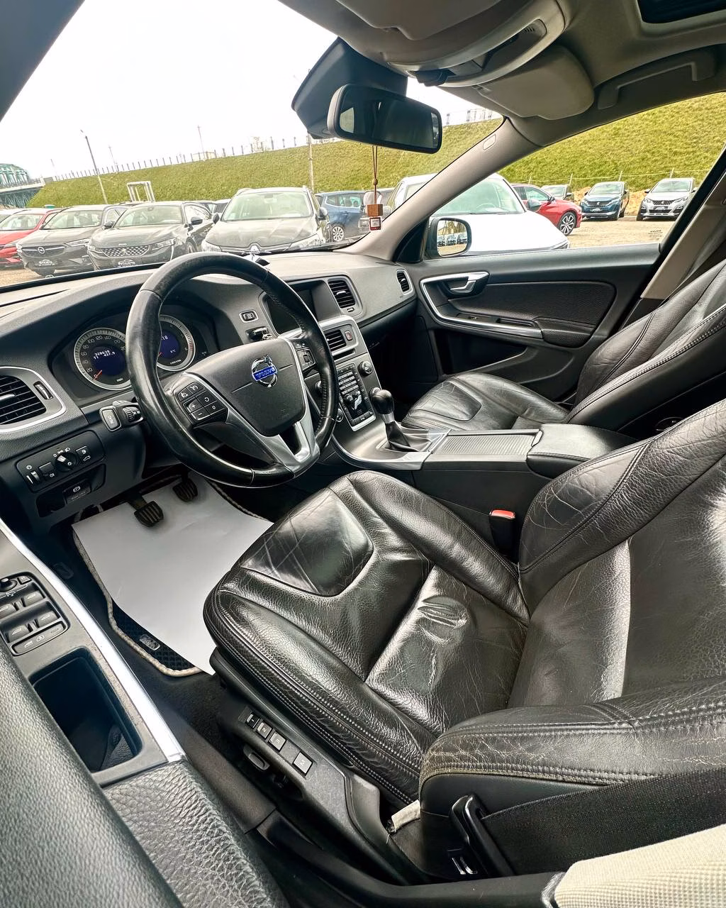 Volvo V60 фото 11