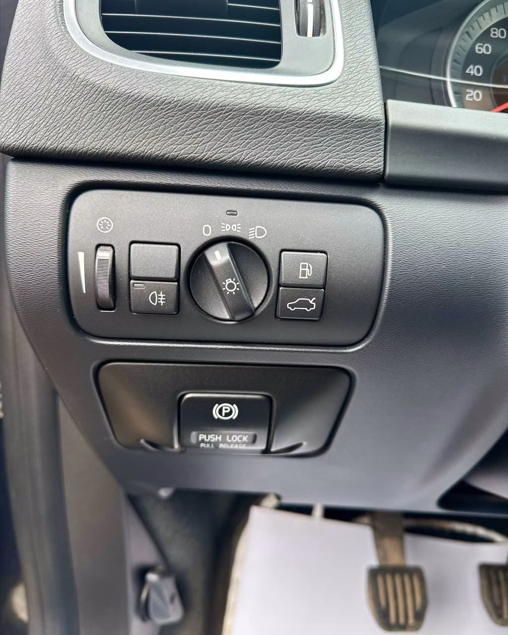 Volvo V60 фото 13
