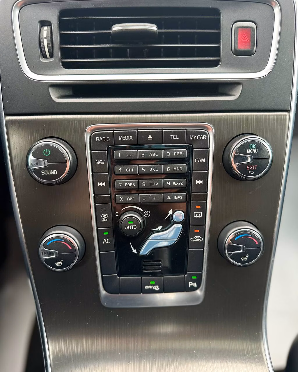 Volvo V60 фото 16
