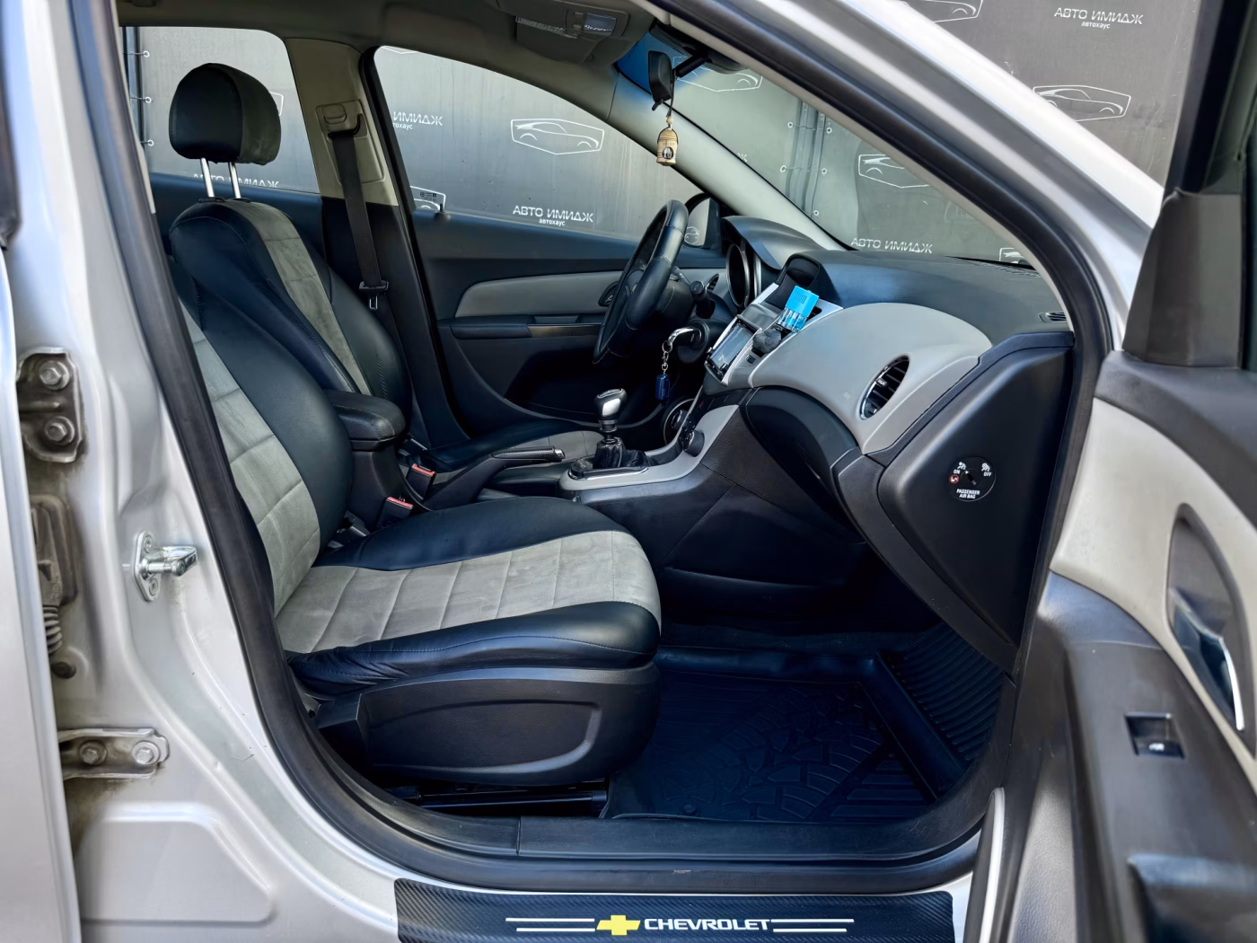Chevrolet Cruze фото 16