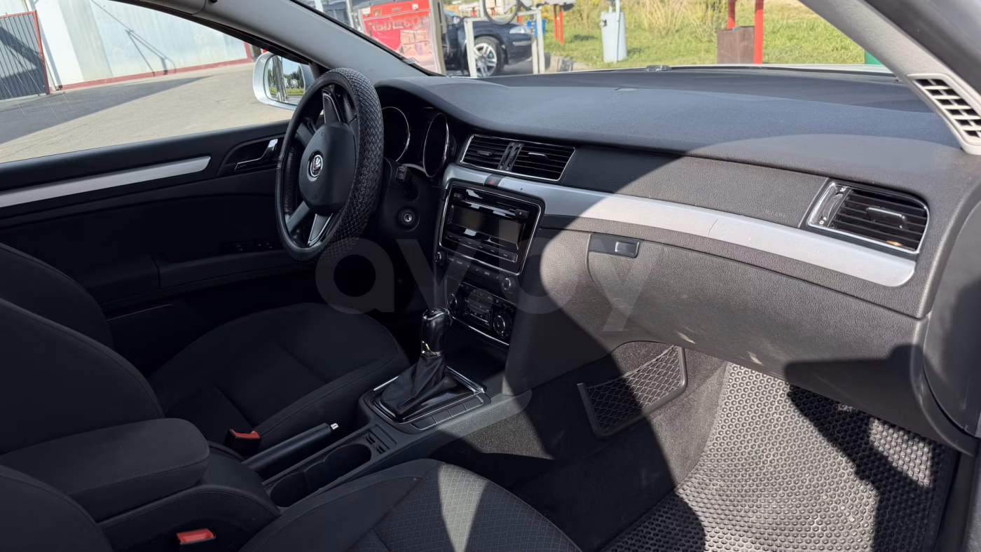 Skoda Superb фото 7
