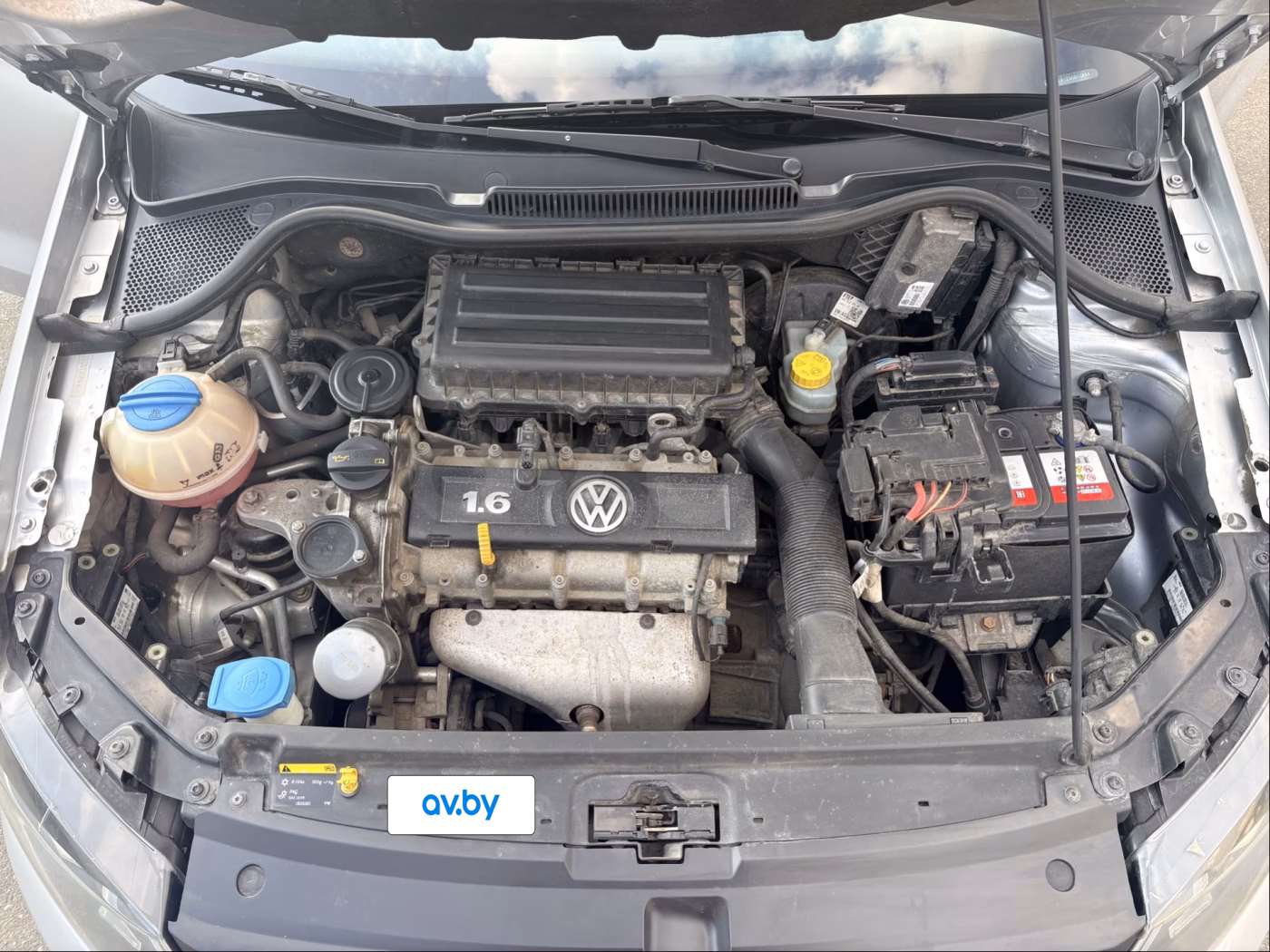 Volkswagen Polo Sedan фото 10