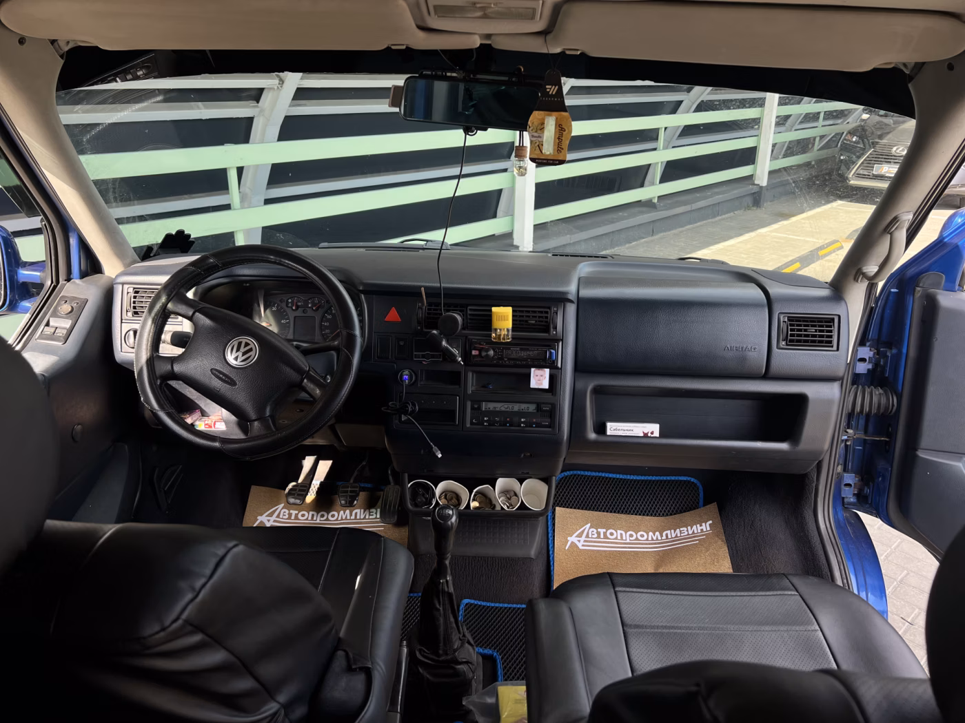 Volkswagen Caravelle фото 8