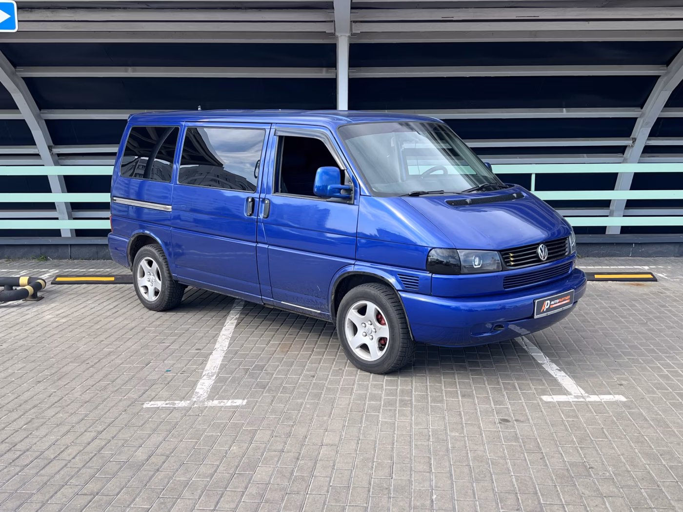 Volkswagen Caravelle фото 3