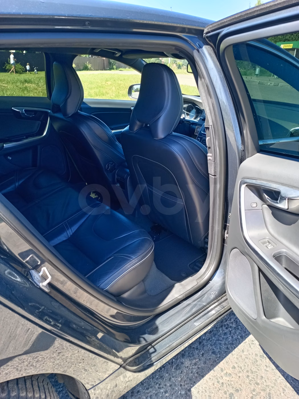 Volvo V60 фото 12