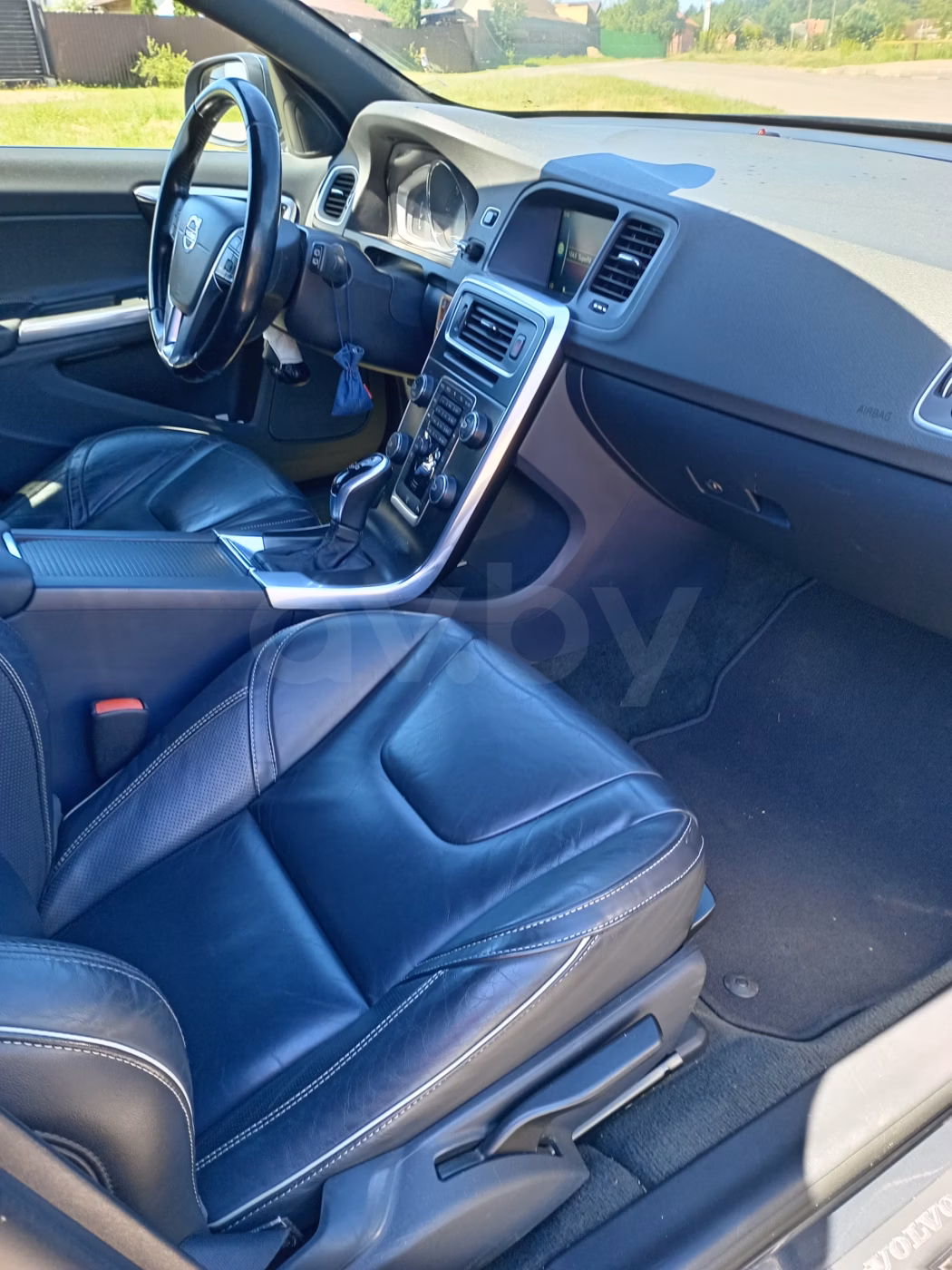 Volvo V60 фото 9