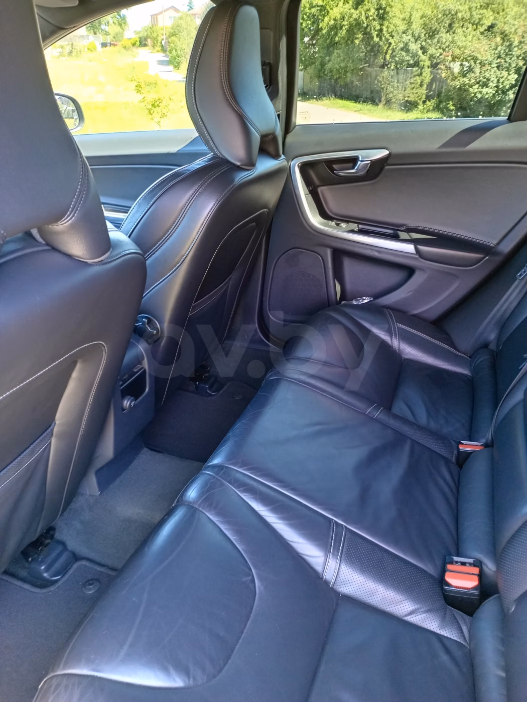 Volvo V60 фото 15