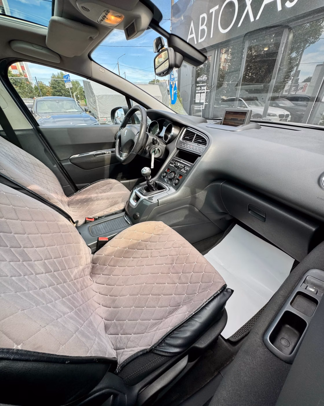 Peugeot 5008 фото 14