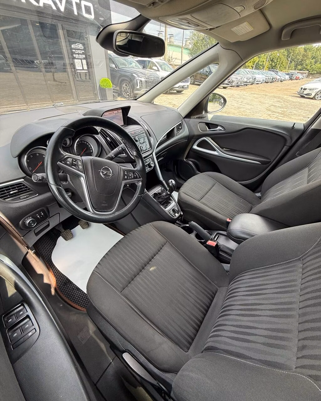 Opel Zafira фото 9