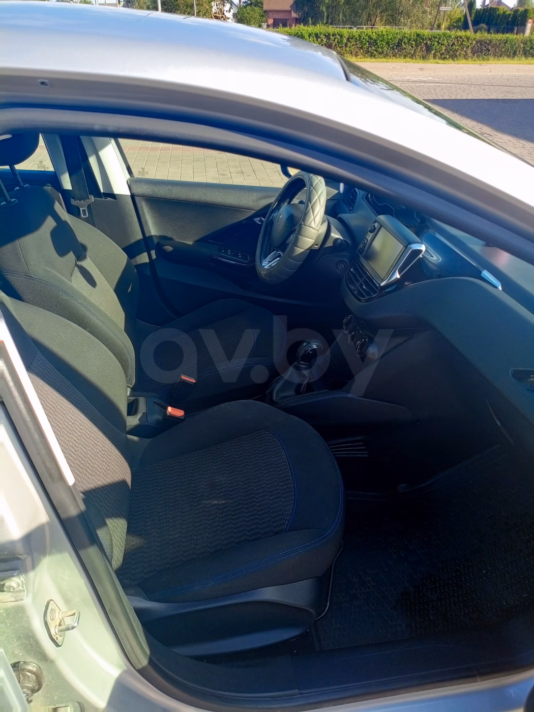 Peugeot 208 фото 6