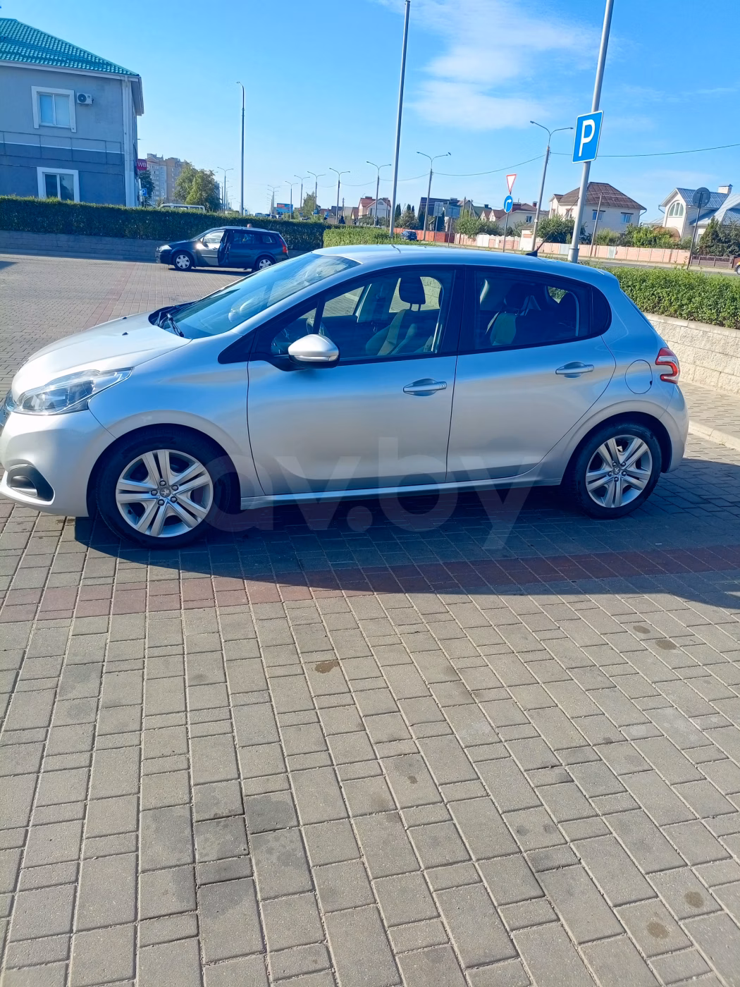 Peugeot 208 фото 3