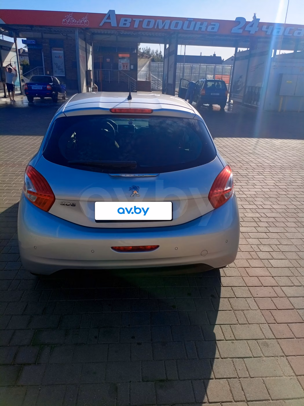 Peugeot 208 фото 4