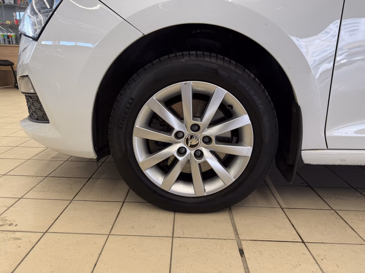 Skoda Rapid фото 8