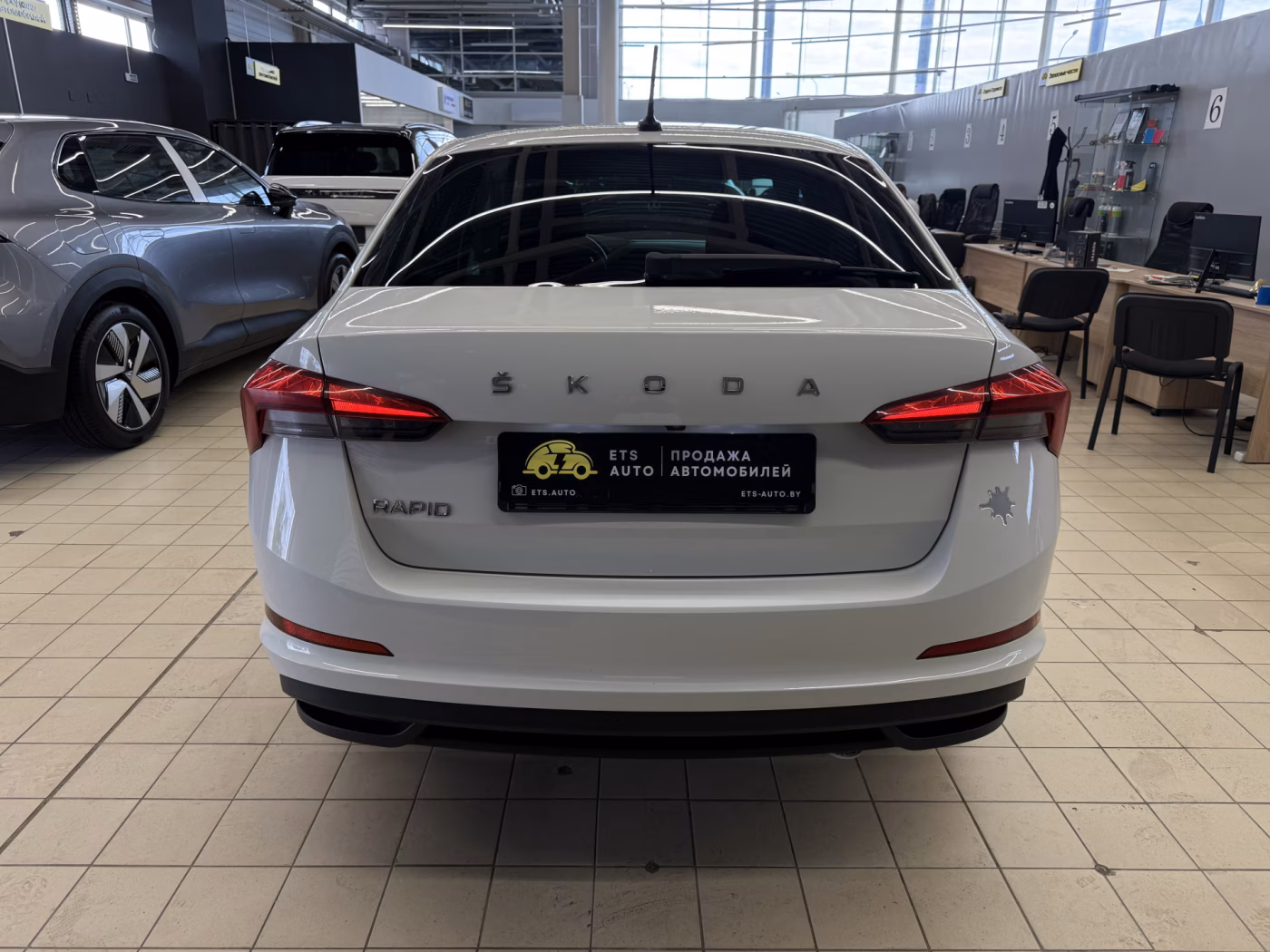 Skoda Rapid фото 6