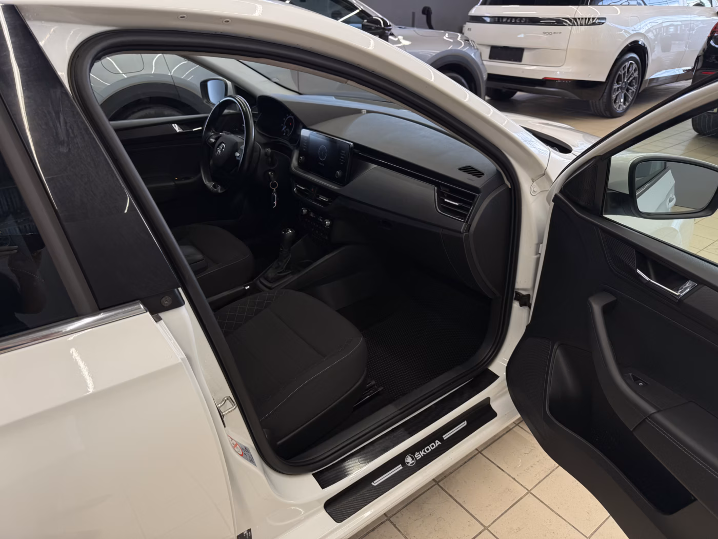 Skoda Rapid фото 10