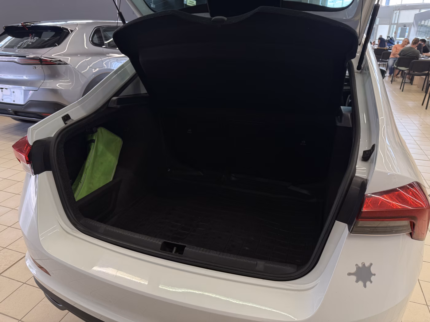 Skoda Rapid фото 12