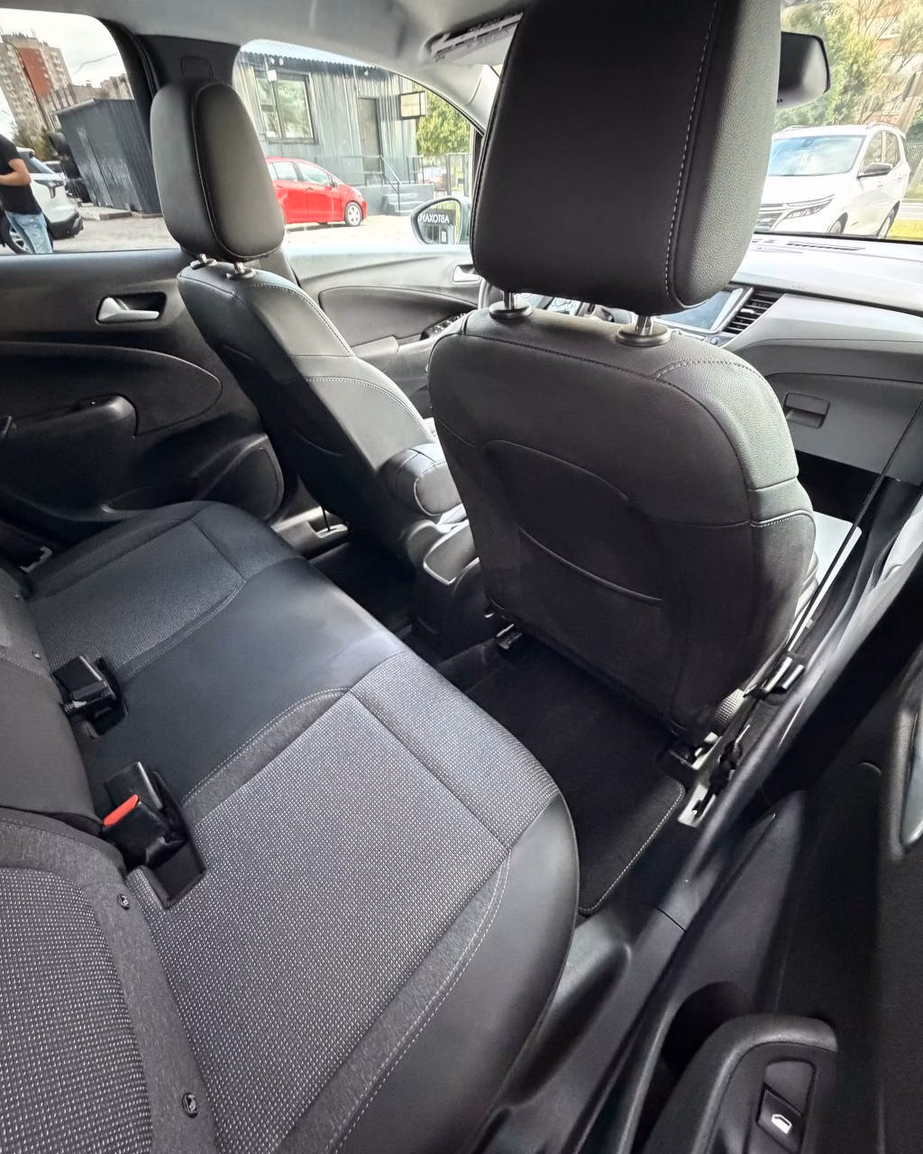 Opel Crossland X фото 12