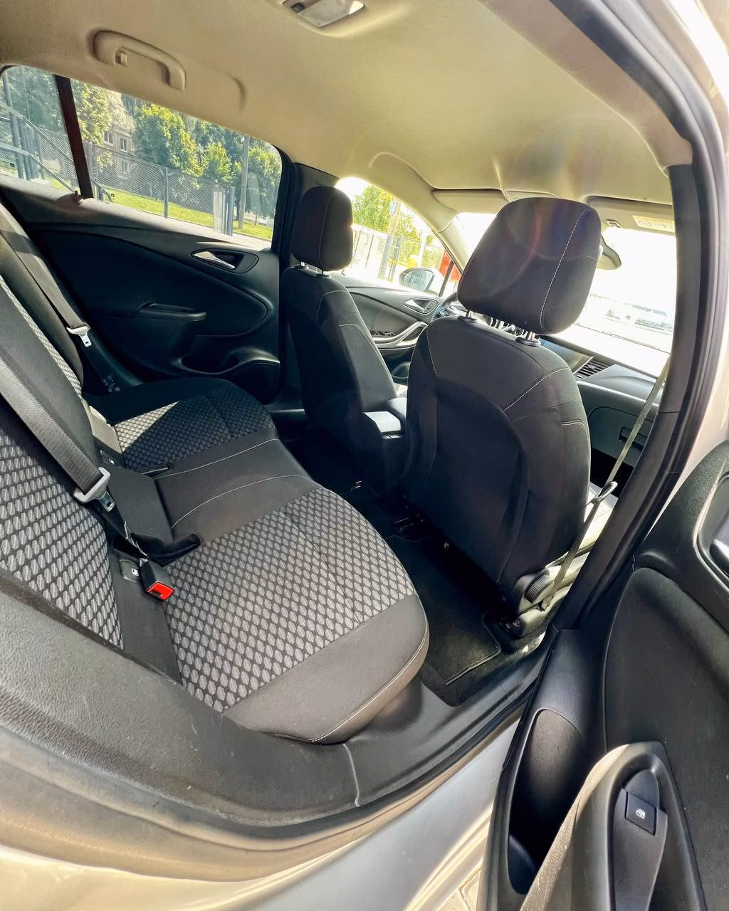 Opel Astra фото 11