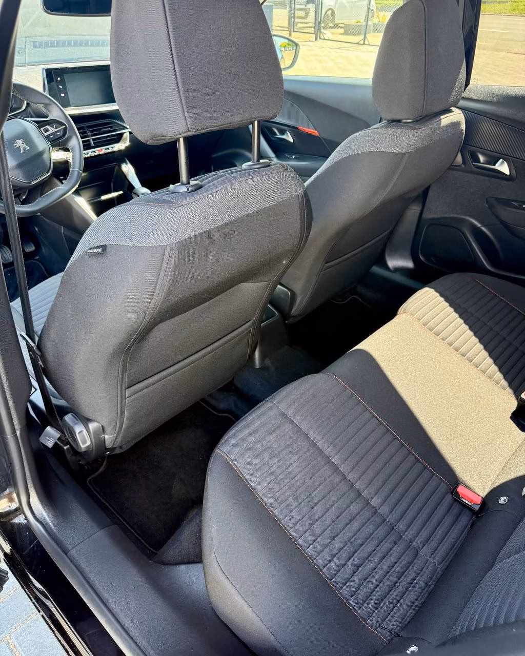Peugeot 2008 фото 12