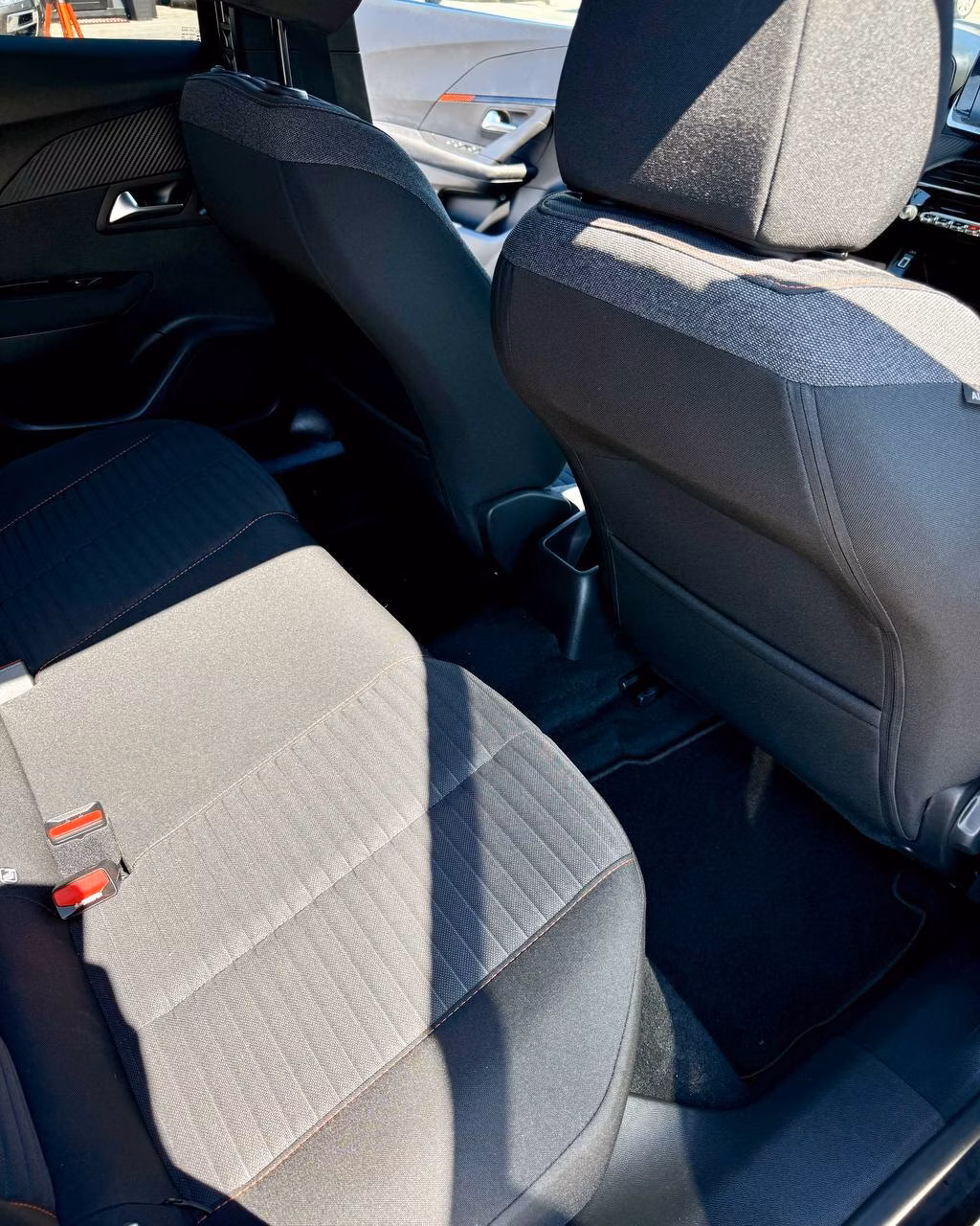 Peugeot 2008 фото 14