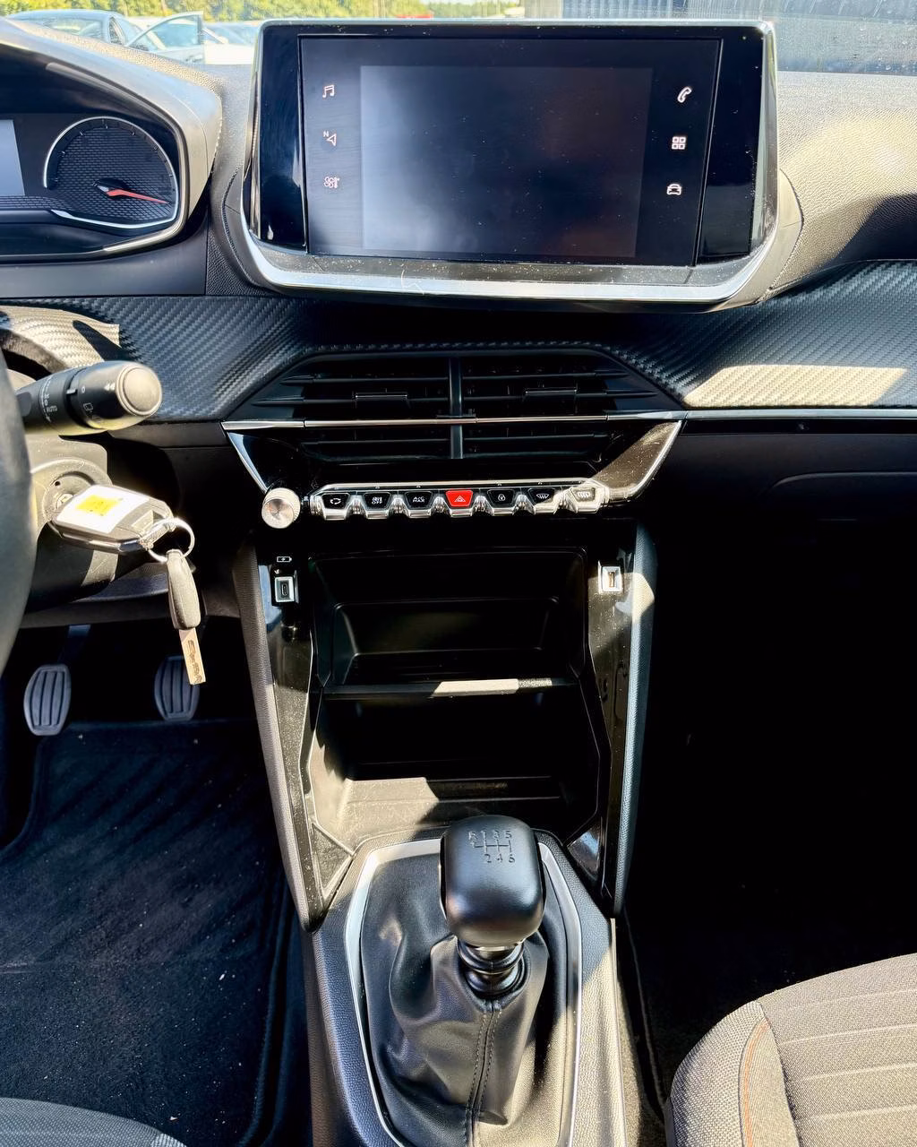 Peugeot 2008 фото 15