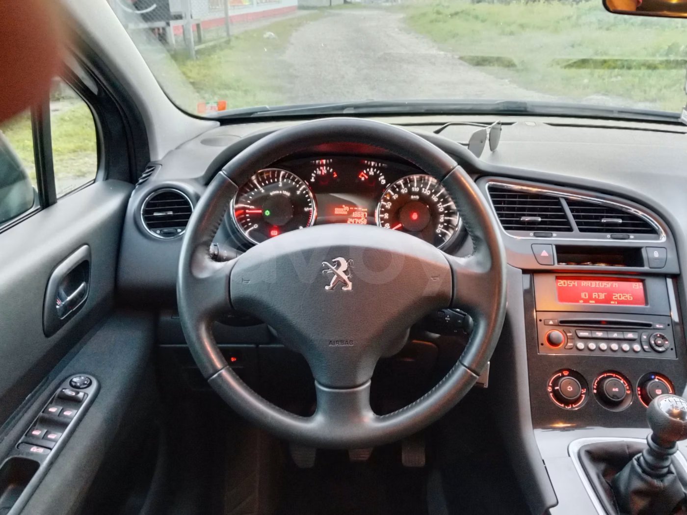 Peugeot 5008 фото 9