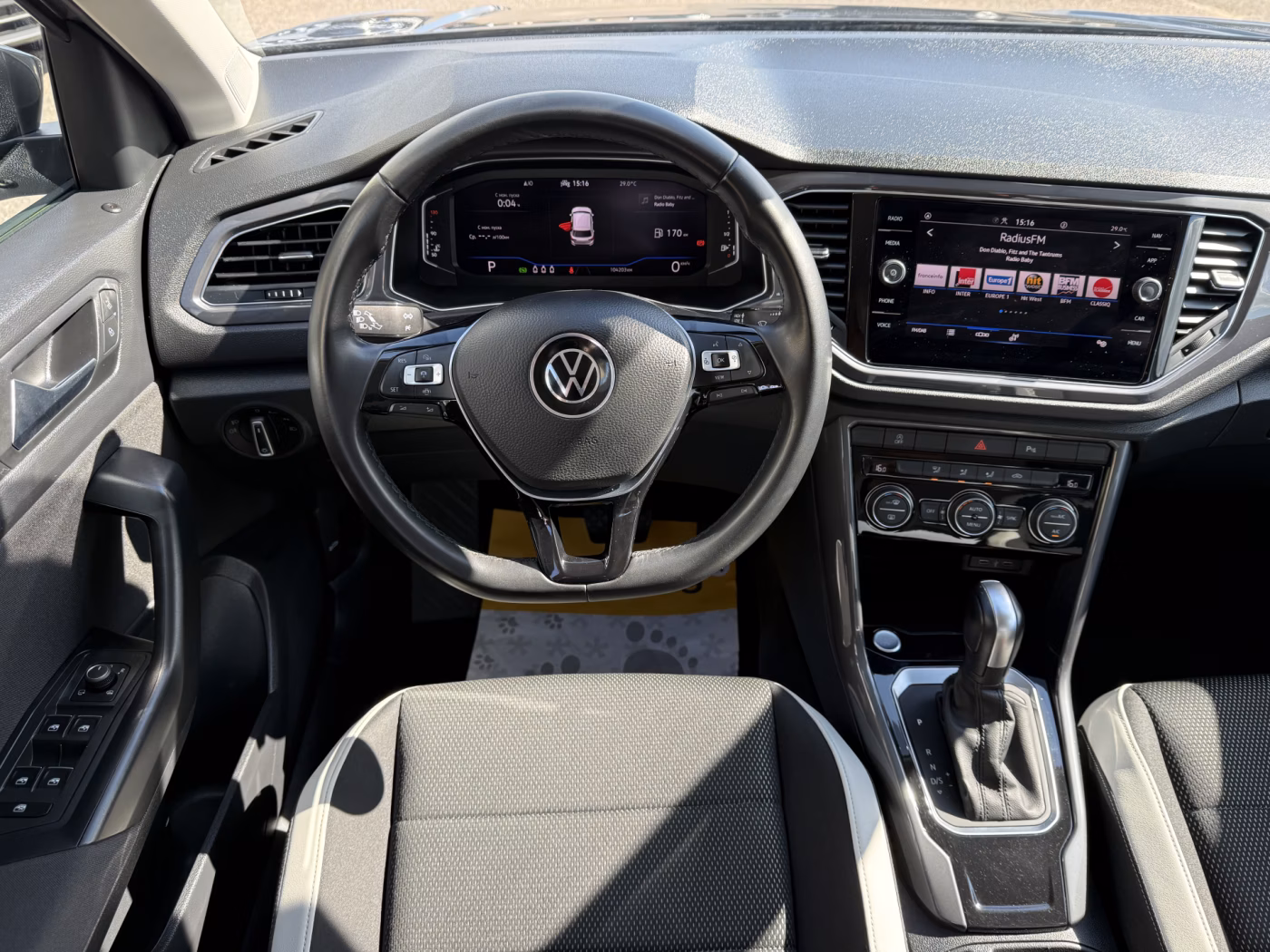 Volkswagen T-Roc фото 12