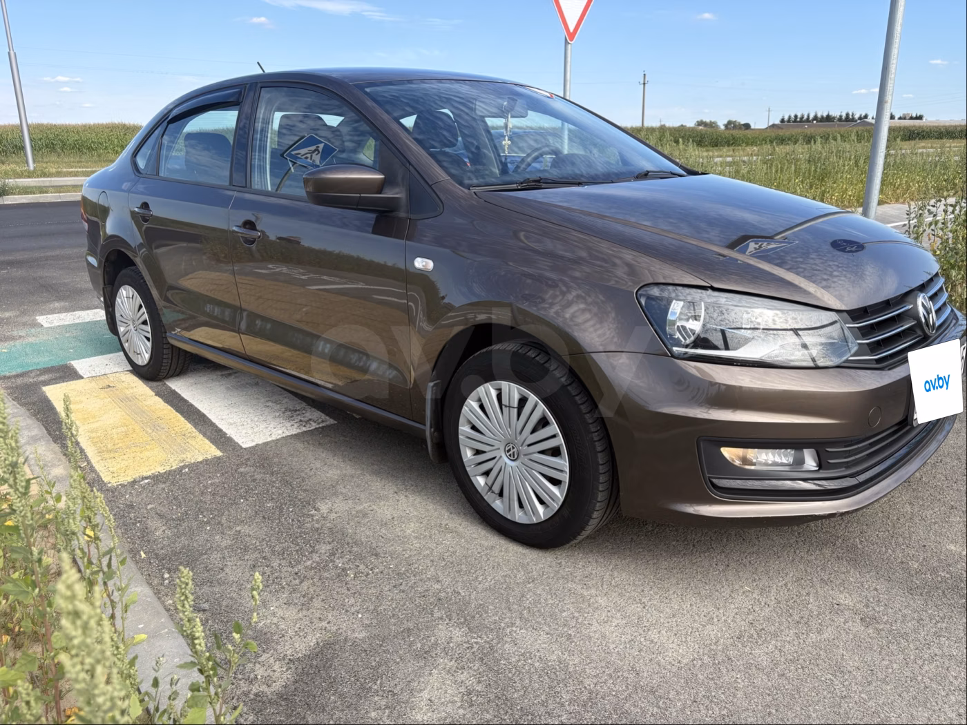 Volkswagen Polo Sedan фото 3