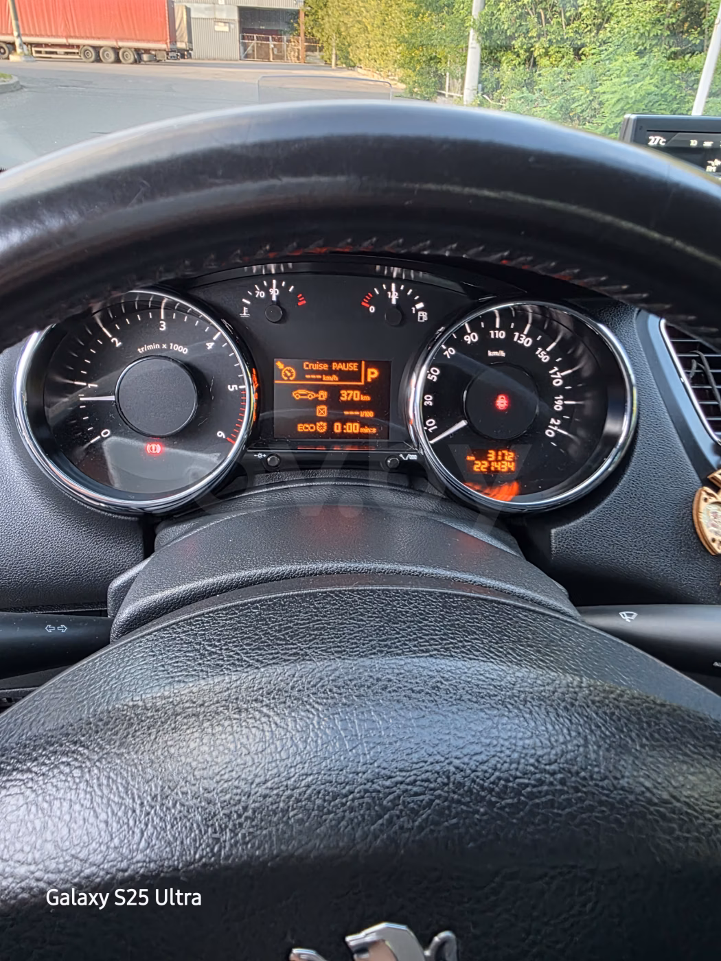 Peugeot 5008 фото 12