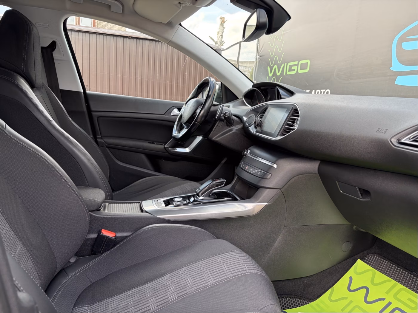 Peugeot 308 фото 10