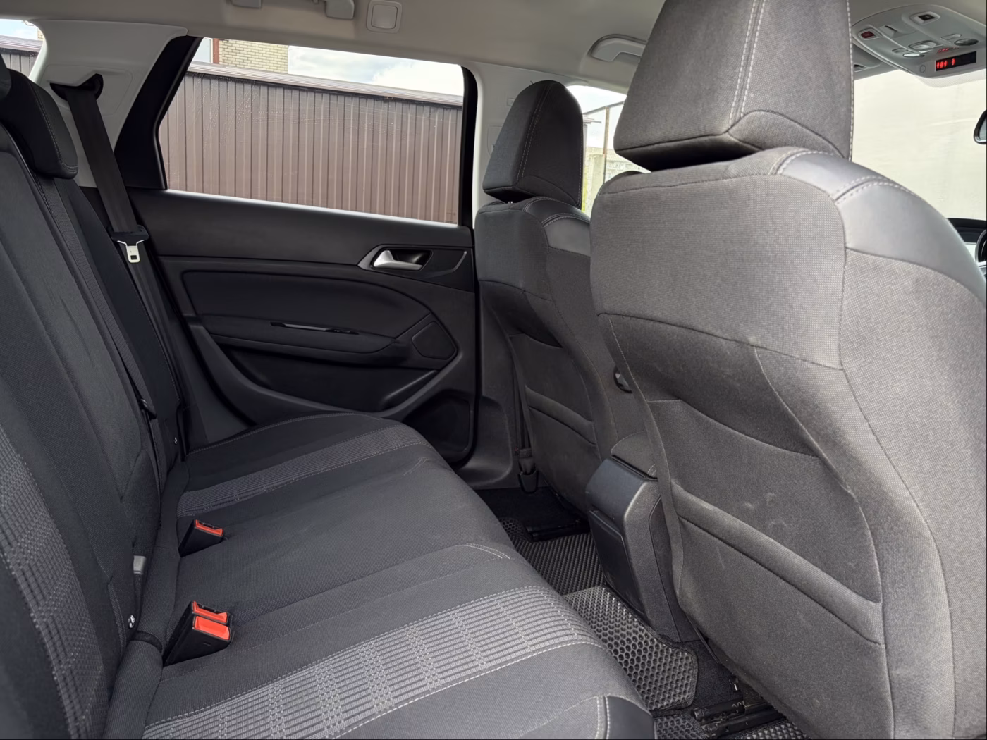 Peugeot 308 фото 12
