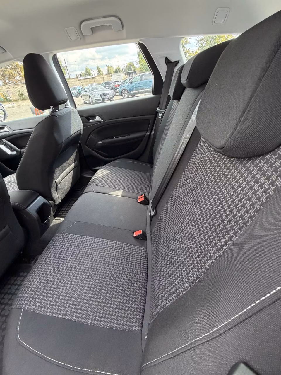 Peugeot 308 фото 10