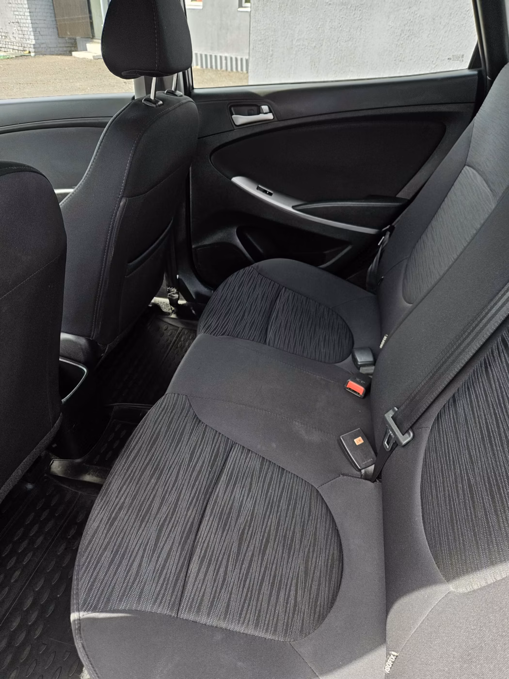 Hyundai Solaris фото 11