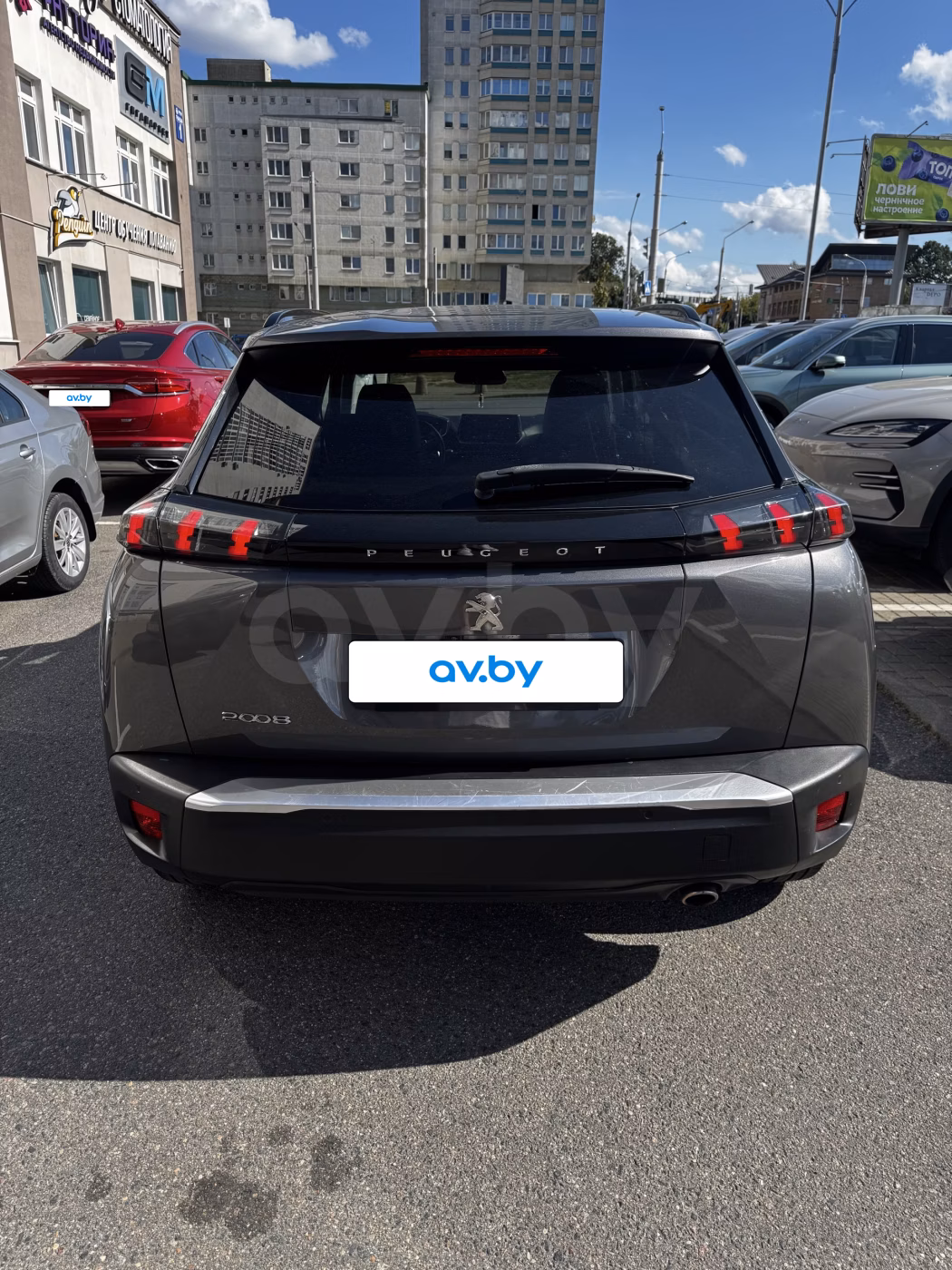Peugeot 2008 фото 8