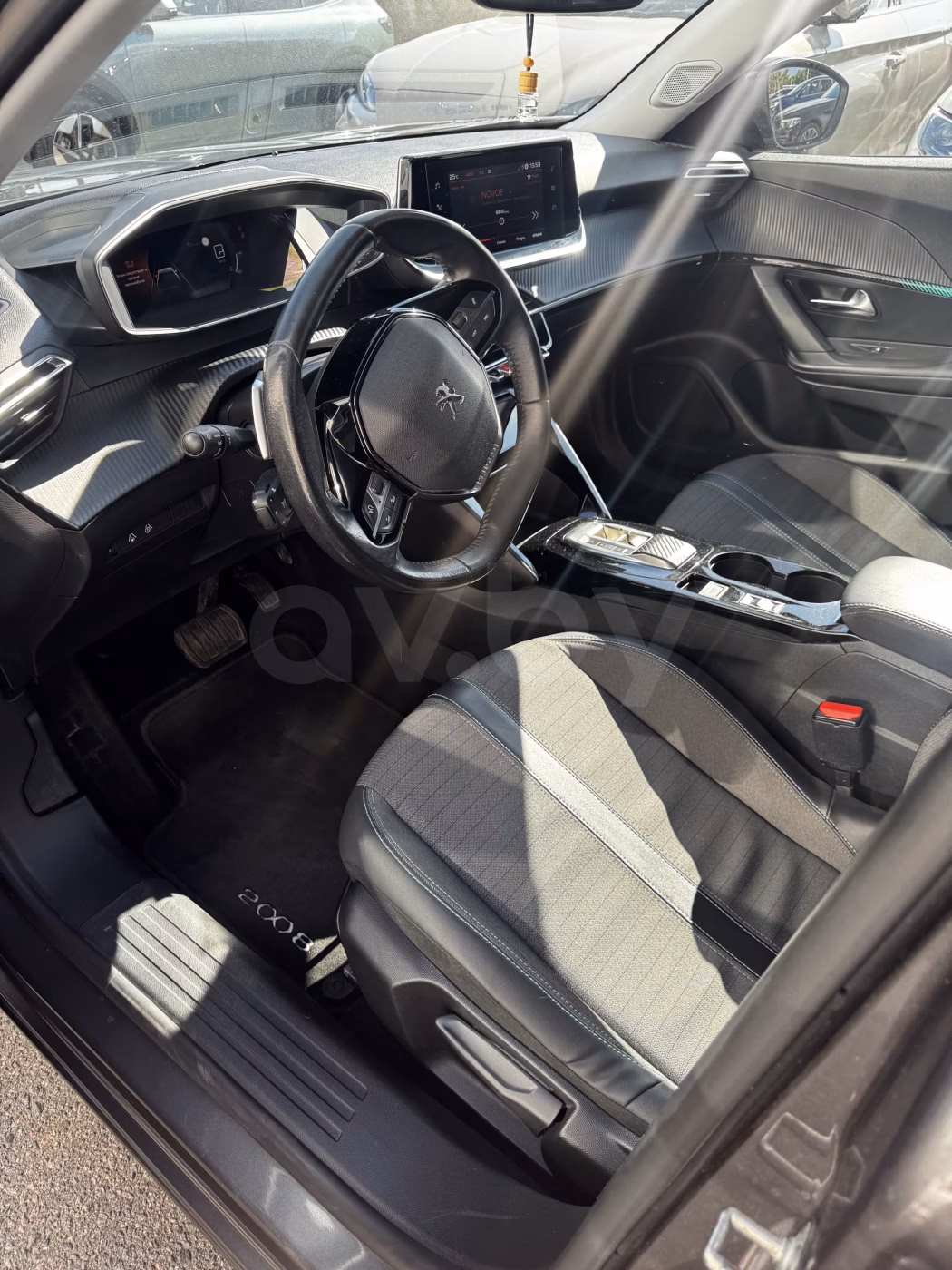 Peugeot 2008 фото 6
