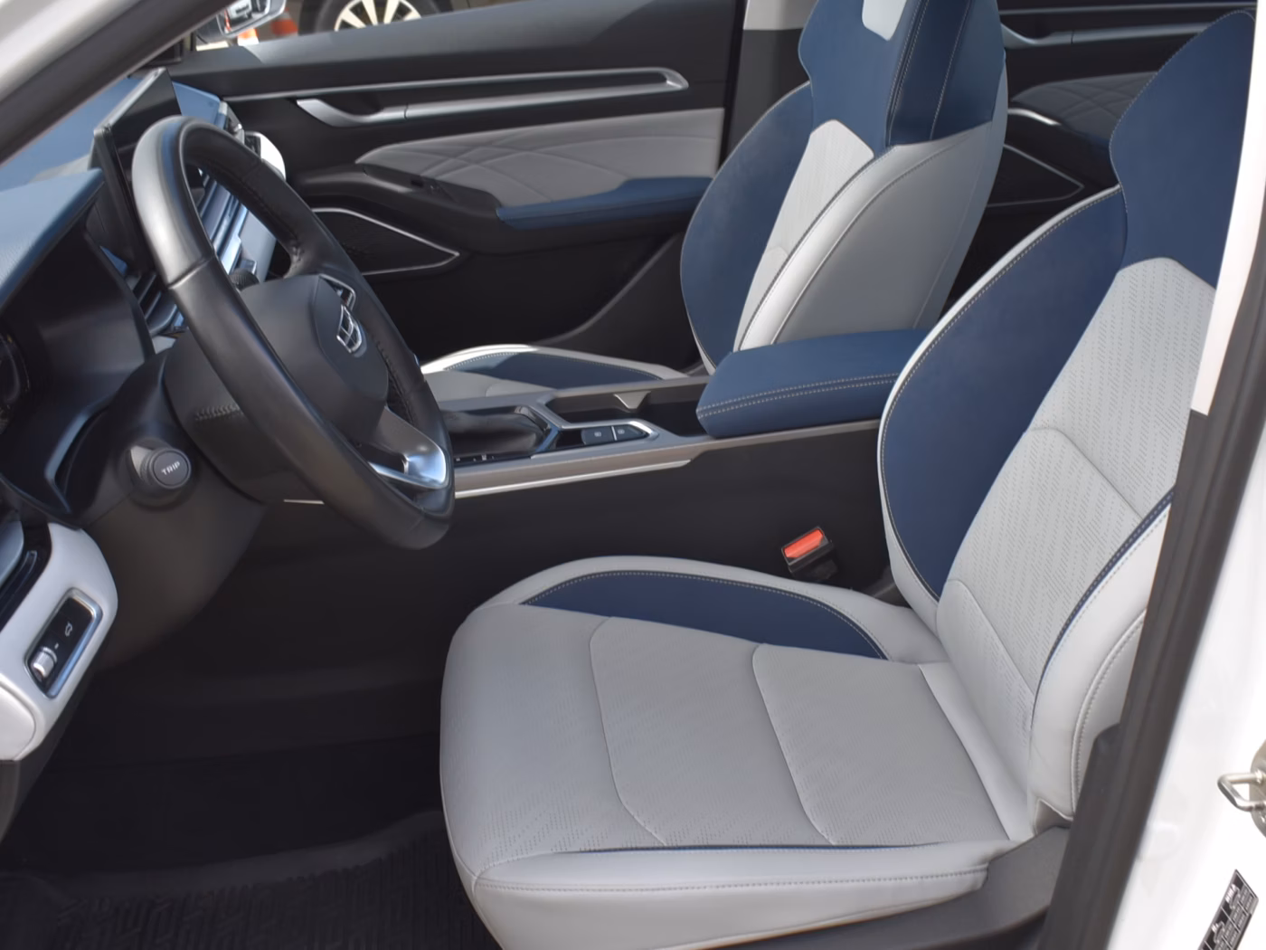 Geely Emgrand фото 9