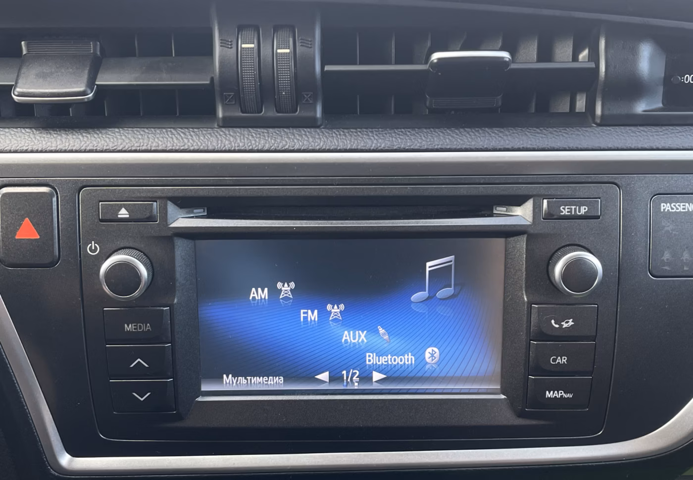 Toyota Auris фото 17