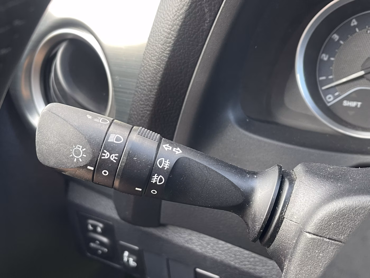 Toyota Auris фото 21