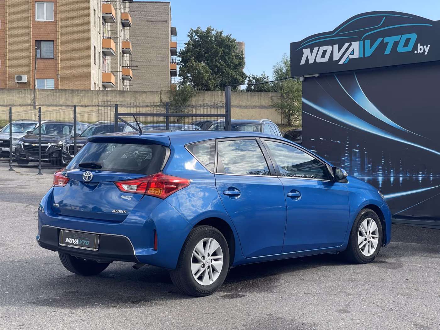 Toyota Auris фото 6